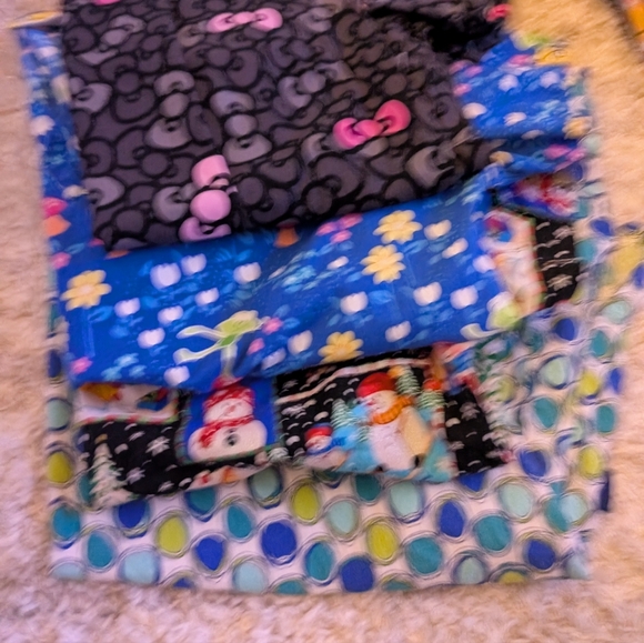 Colorful Scrubs Lot Size Extra Small - Picture 3 of 3